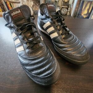 Adidas Mens Black and White Turf Shoes Sz 10